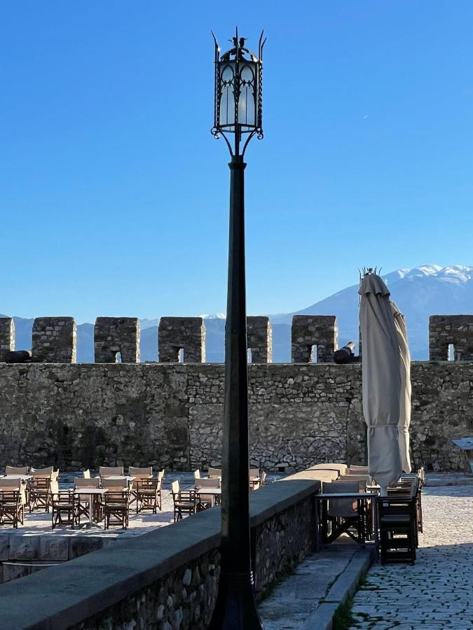 Nafpaktos Beach Luxury Suites 外观 照片