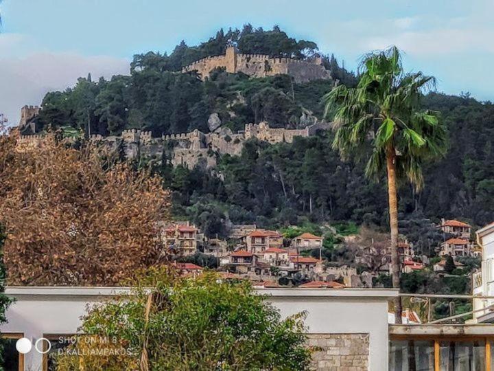 Nafpaktos Beach Luxury Suites 外观 照片